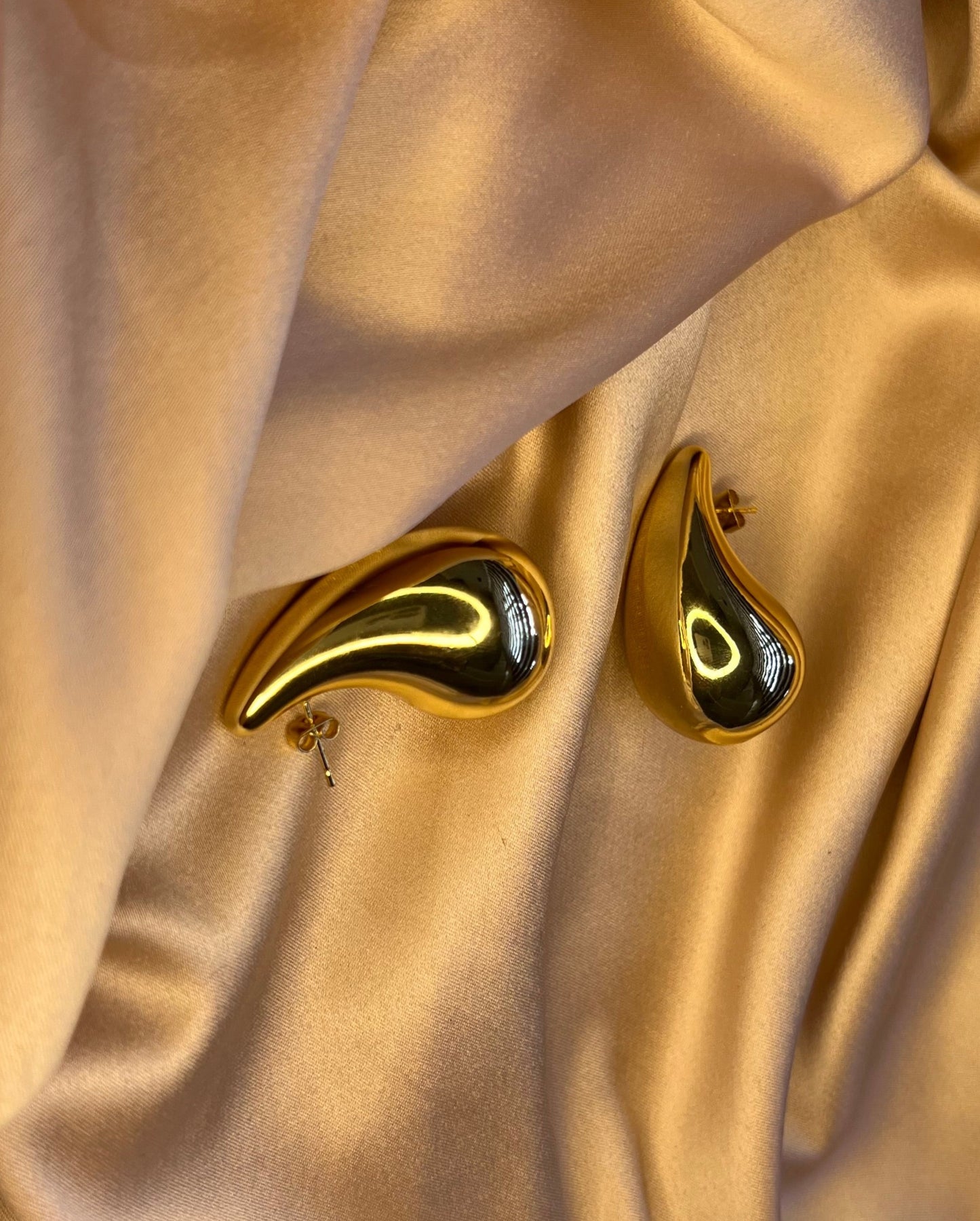 Waterdrop Stud Earrings